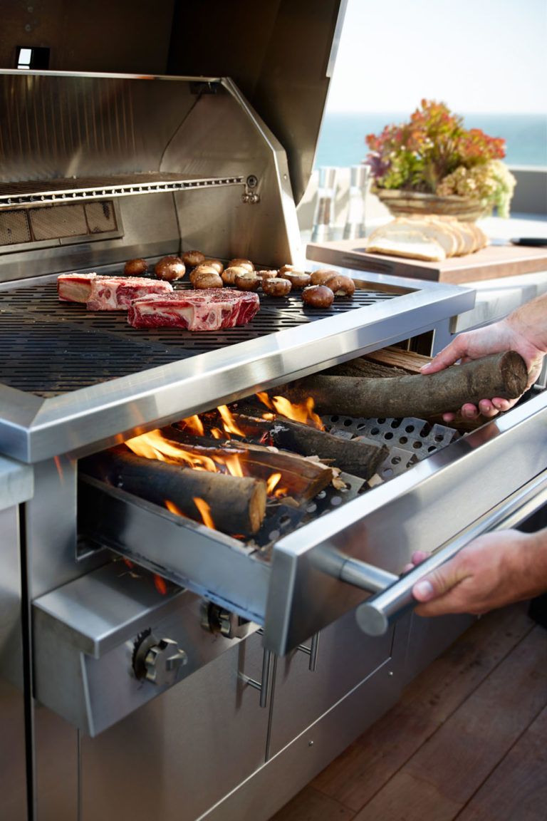 Wood Fire Grilling with Kalamazoo Gourmet - Barbecuebible.com