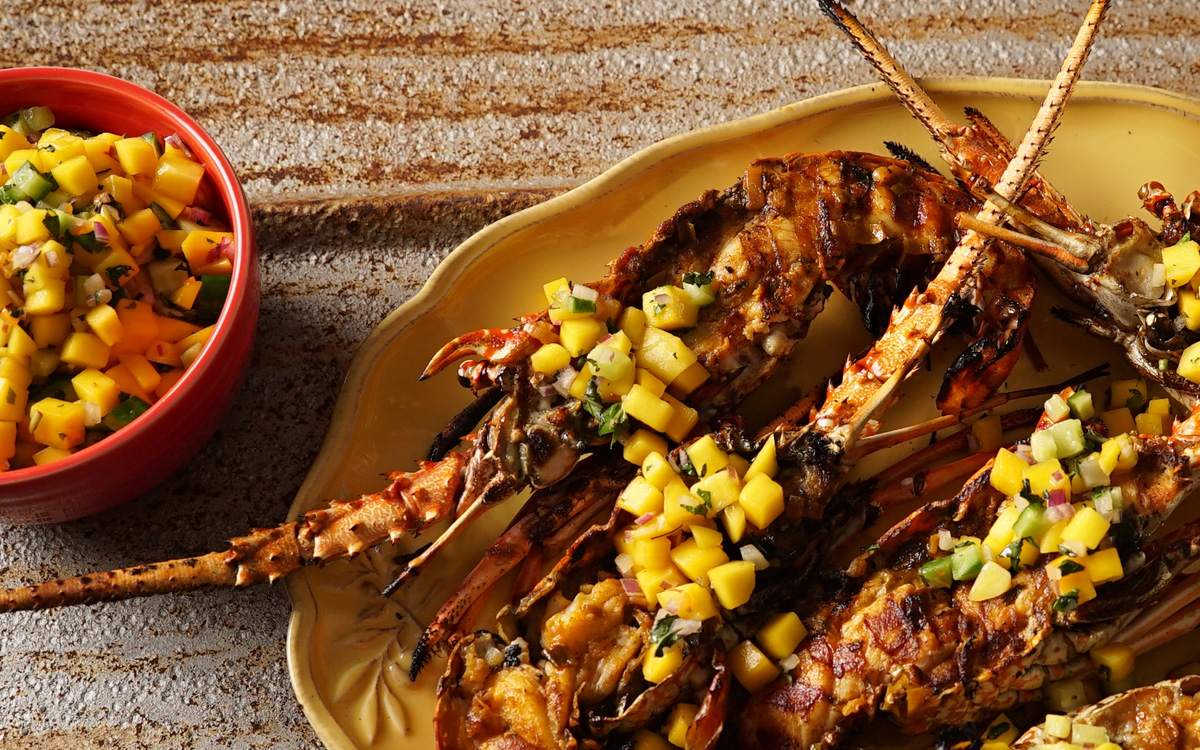 Easy Mango Salsa Recipe [Vegan] - Barbecuebible.com