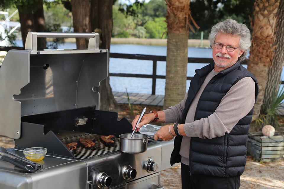 Steven Raichlen on the set of Project Fire