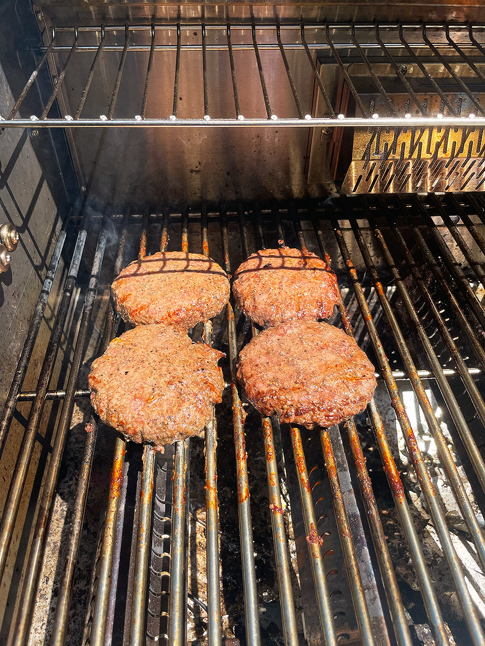 Burgers on the Monument Eminence 605 Grill